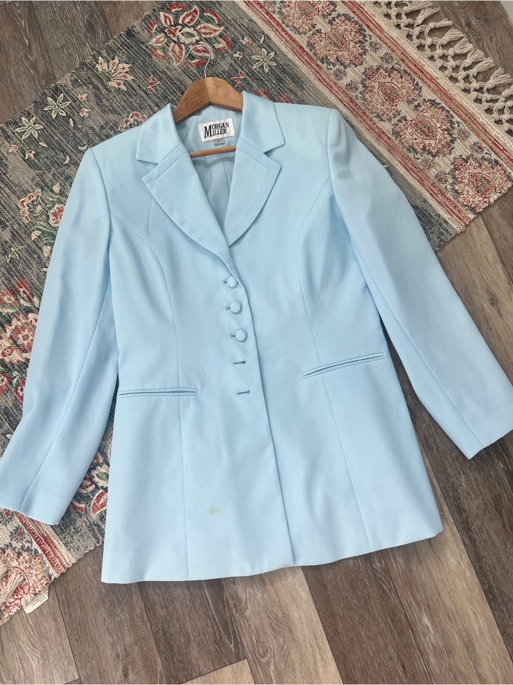 Vintage Morgan Miller blazer features a light blue color and a button-front clos